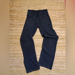 Lululemon flare leggings pockets size 4 blue